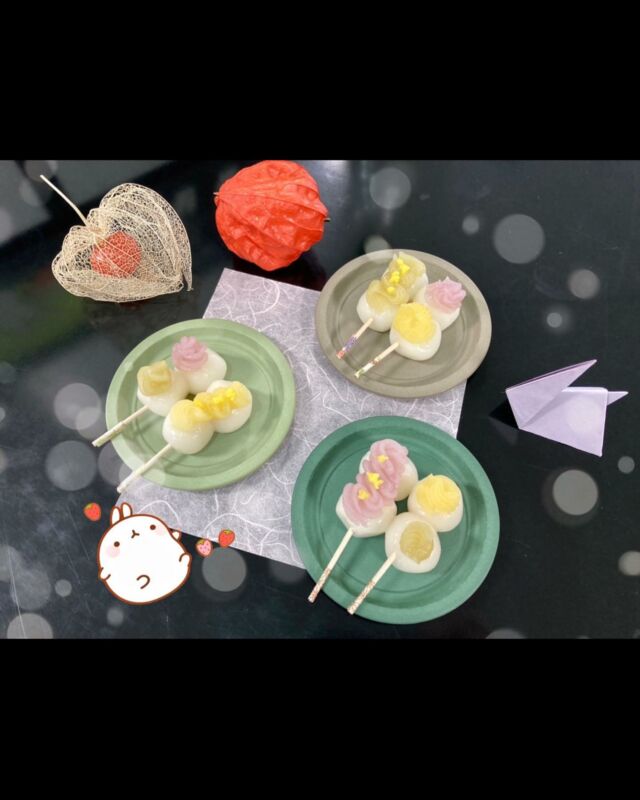 «愛情と栄養をそそぐ»2022.09

@relaxsyokudo_hiroshima

9月10日のお月見では、夕食にデザートをご用意しました。🌕🐇🌾
カラフルで可愛い見た目のミニ串団子です！🍡
トッピングのカラフルな餡子は幾つか種類があり、どれにしようか悩まれてる学生さんもいました。

造っている様子は、広島食堂のインスタにもアップしているので
そちらも是非ご覧になってみてください！

#relax#hiroshima#dinner#menu#meals#料理#家庭料理#栄養士#管理栄養士#晩ごはん#夕食#食堂#おうちごはん#毎日ごはん#おかず#ごはん#学生マンション#日々のごはん#リラックス食堂#リラックス食堂広島#広島#stayhome#洋食#和食#主菜#副菜#定食#お月見
